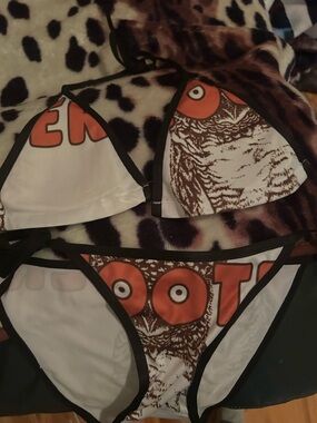 Hooters Logo print bikini. Fits like S-M
